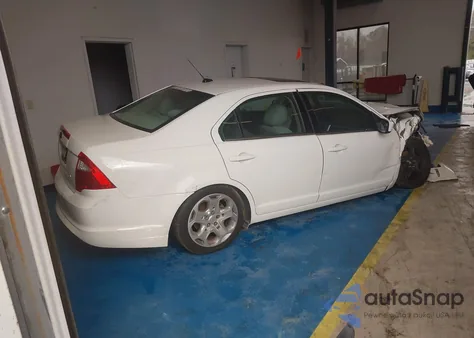 2011 Ford Fusion Se z USA, uszkodzony, nr VIN 3FAHP0HA6BR210266